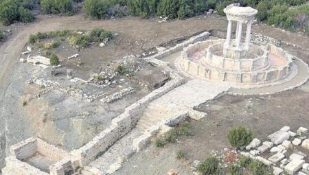 Kibyra’daki antik çeşme suya kavuşuyor