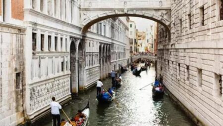 Venedik Nerededir, Hangi Ülkededir? Kısaca Venedik Şehri Hakkında Bilgiler